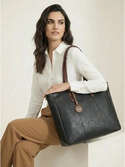 Toteteca - Classic Black Shoulder Bag