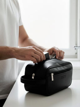 The House Of Ganges - Black Hurst Vegan Leather Toiletry Bag