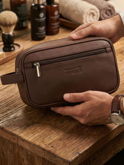 The House Of Ganges - Brown Hurst Vegan Leather Toiletry Bag