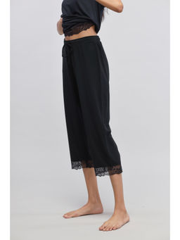 NeceSera - Delicate Black Lace Capri