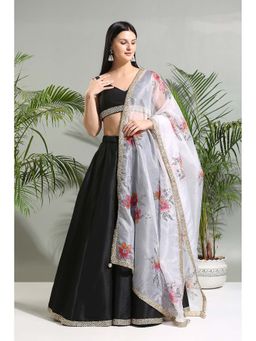 PRITI SAHNI DESIGNS - Black Raw Silk Lehenga with Blouse and Dupatta (Set of 3)