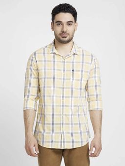 Spykar - Men Butter Yellow Cotton Slim Fit Checkered Shirt