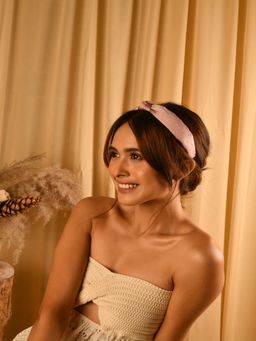 JEWELZ - Solid Fabric Knot Plastic Pink Hair Band Women