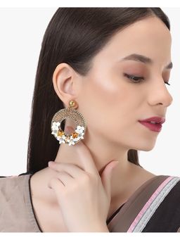 Adwitiya - Women White and Gold Flower with Stone-Studded Circular Earrings