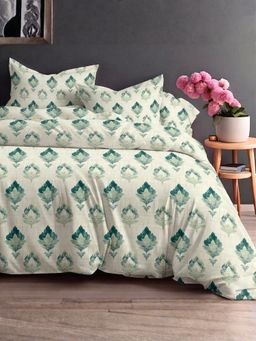 the White Moss - Sea Green Pure Cotton 220Tc Bedsheet With 2 Pillow Covers (Queen)
