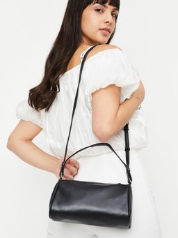 max - Women Solid Bowler Sling Bag - Black