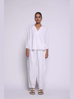 THISISDEHI - Women White Pure Cotton V-Neck Kurta with Pant