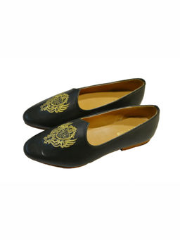 SHUTIQ - Coal Black Leather Mojaris