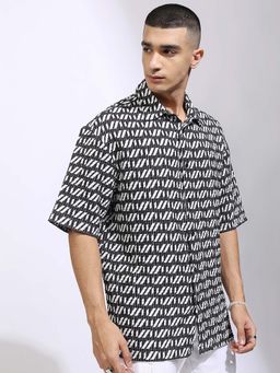 HIGHLANDER - Men Black and White Printed Oversized Shirt