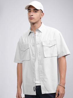 HIGHLANDER - Men Light Grey Solid Oversized Shirt