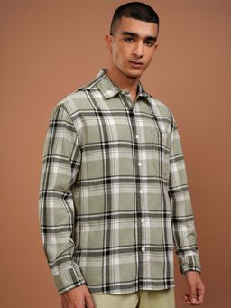 HIGHLANDER - Men Green Checked Relaxed Fit Shirt