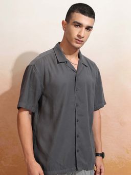 HIGHLANDER - Men Grey Solid Cuban Collar Relaxed Fit Soft Shirt