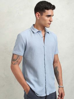 HIGHLANDER - Men Blue Popcorn Textured Casual Shirt