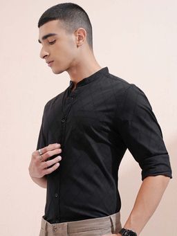 HIGHLANDER - Men Black Jacquard Textured Mandarin Collar Shirt