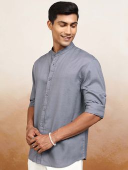HIGHLANDER - Men Grey Mandarin Collar Full Sleeve Relaxed Fit Shirt