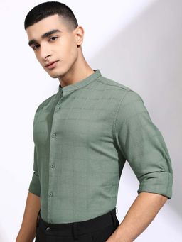 HIGHLANDER - Men Olive Textured Checks Regular Fit Shirt