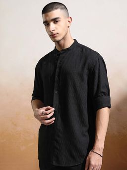 HIGHLANDER - Men Black Dobby Textured Mandarin Collar Shirt