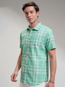 HIGHLANDER - Men Green Opaque Checks Casual Shirt