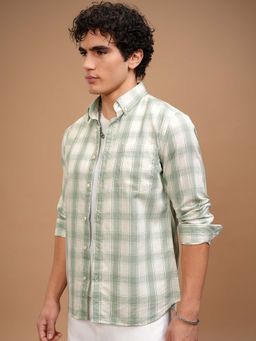 HIGHLANDER - Men Green Checks Button Down Casual Slim Fit Shirt
