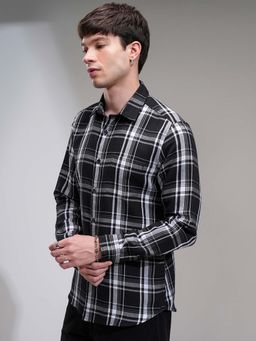 HIGHLANDER - Men Black Slim Fit Dobby Checks Casual Shirt