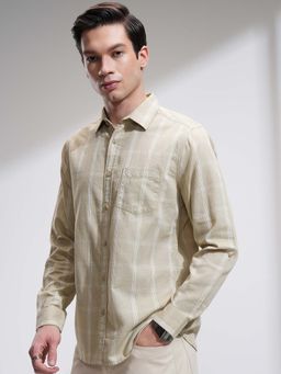HIGHLANDER - Men Beige Checks Full Sleeves Shirt