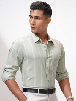 HIGHLANDER - Men Green Stripes Full Sleeves Shirt
