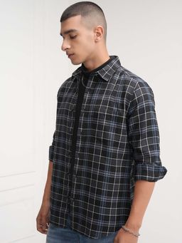 HIGHLANDER - Men Black Waffle Dobby Textured Checks Slim Fit Casual Shirt