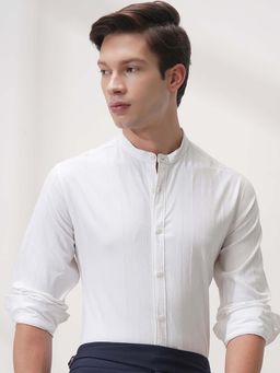 HIGHLANDER - Men White Dobby Textured Mandarin Collar Shirt