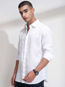 HIGHLANDER - Men White Dobby Textured Collar Slim Fit Shirt