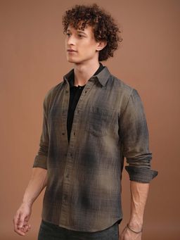 HIGHLANDER - Men Brown Spread Collar Checks Cotton Casual Shirt