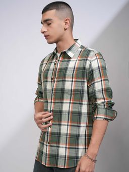 HIGHLANDER - Men Green Checks Slim Fit Casual Shirt