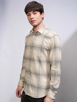 HIGHLANDER - Men Beige Full Sleeves Checks Casual Shirt