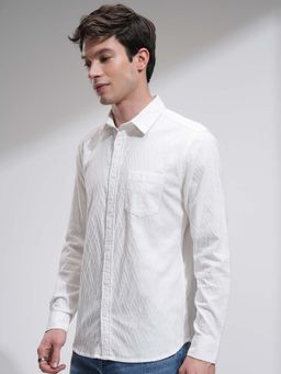 HIGHLANDER - Men White Self Design Casual Shirt