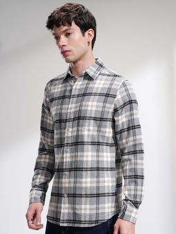 HIGHLANDER - Men Grey and Beige Grindle Flannel Checks Casual Shirt