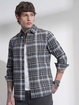 HIGHLANDER - Men Light Grey Checks Front Pocket Relaxed Fit Shirt