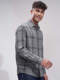 HIGHLANDER - Men Grey Dobby Checks Relaxed Fit Shirt