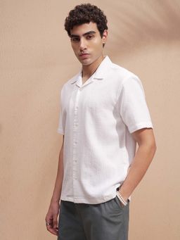 HIGHLANDER - Men White Textured Short Sleeves Casual Cotton Shirt