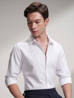 HIGHLANDER - Men White Slim Fit Textured Spread Collar Formal Shirt