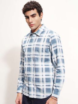 HIGHLANDER - Men Blue Checks Cutaway Collar Slim Fit Cotton Shirt