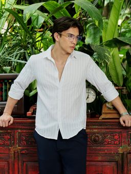 CAHOOT - Men White Three Fourth Sleeves Regular Casual Shirt