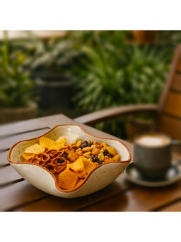 BRINNS - Stoneware Cream-Brown Curved Ceramic Microwave Safe Serving Bowl - 750 Ml