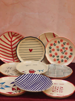 WEAVING HOMES - Set Of 10 Berry Love Snack Combo Plates