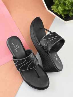 XE Looks - Beige Slip-On Low Wedge