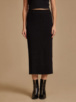 Kazo - Black Knitted Solid Midi Skirt