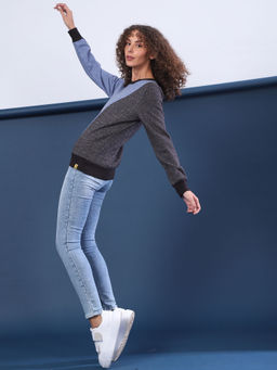 Campus Sutra - Blue Women Colorblock Stylish Casual Sweatshirts