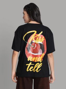Bene Kleed - Women Kiss and Tell Graphic Print Black T-Shirt