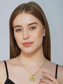 ZARIIN - Dot Of Style Medallion Pendant Necklace