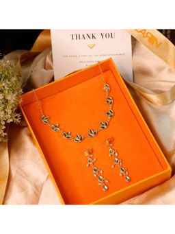 ZARIIN - Nectar Lace Gift Box