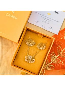 ZARIIN - Delicate Darling Necklace With Stud Earrings
