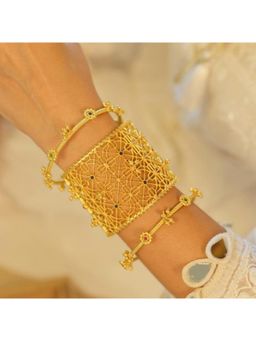 ZARIIN - Golden Grace Gift Box